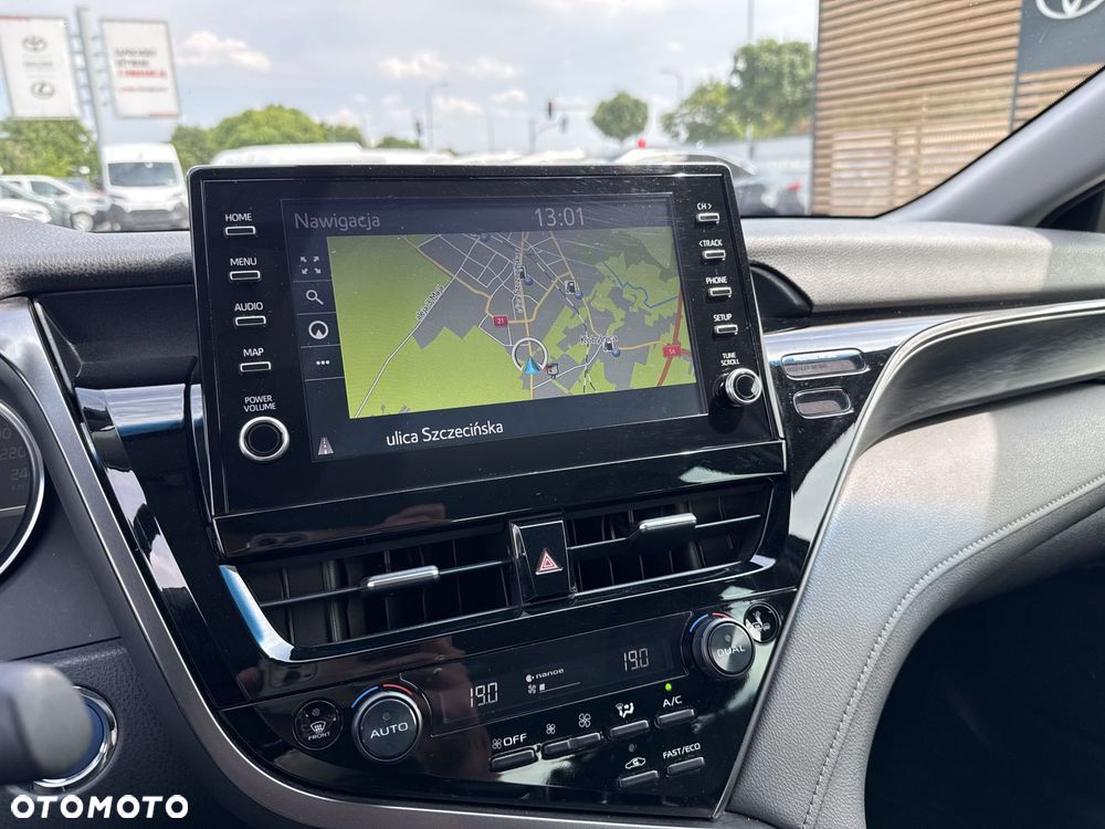 Toyota Camry 2.5 Hybrid Executive CVT - 14