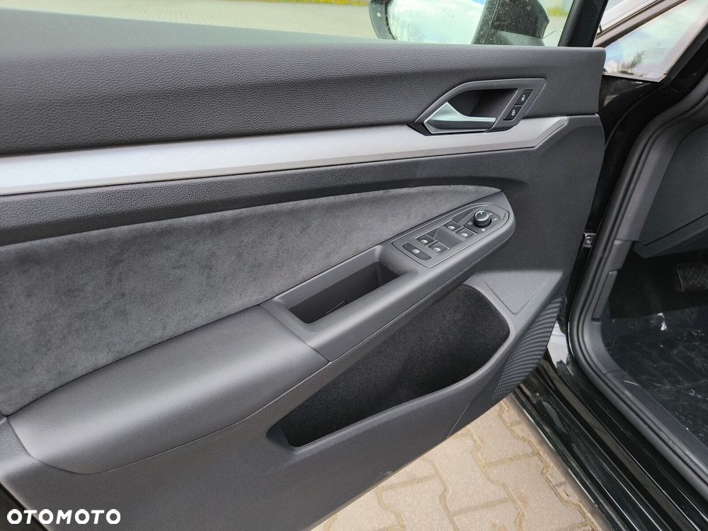 Volkswagen Golf - 10