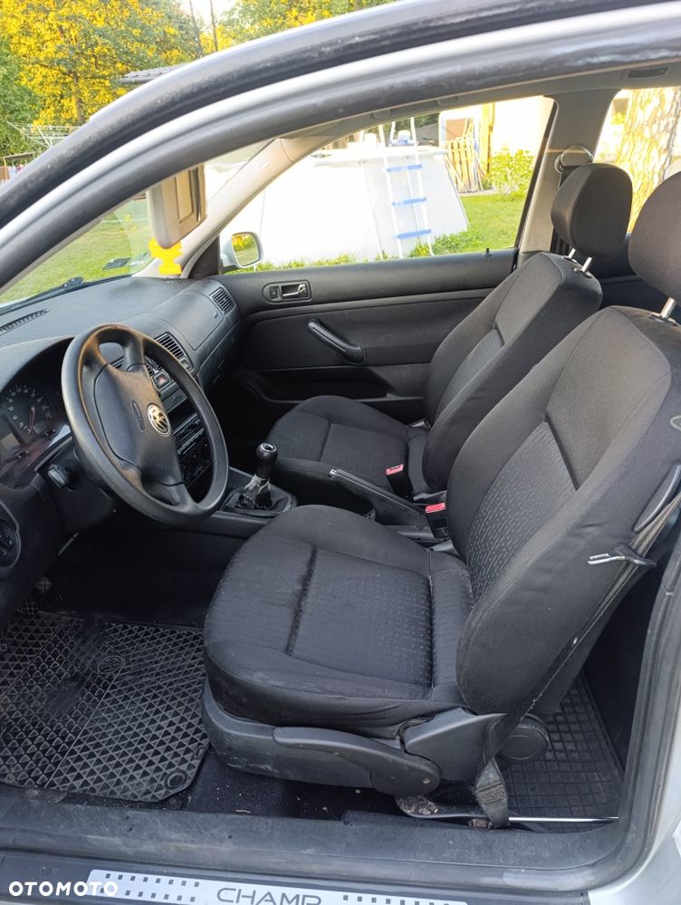 Volkswagen Golf - 5