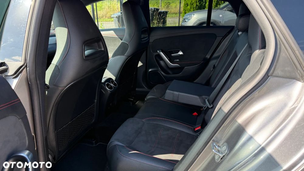 Mercedes-Benz CLA 200 AMG Line 7G-DCT - 18