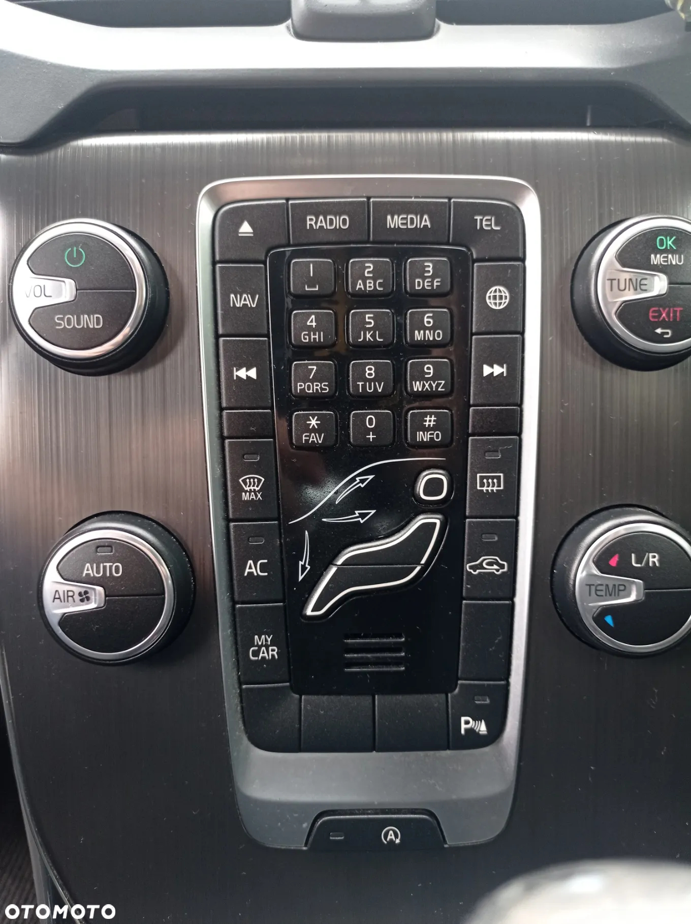 Volvo V40 D2 Drive-E Momentum - 12