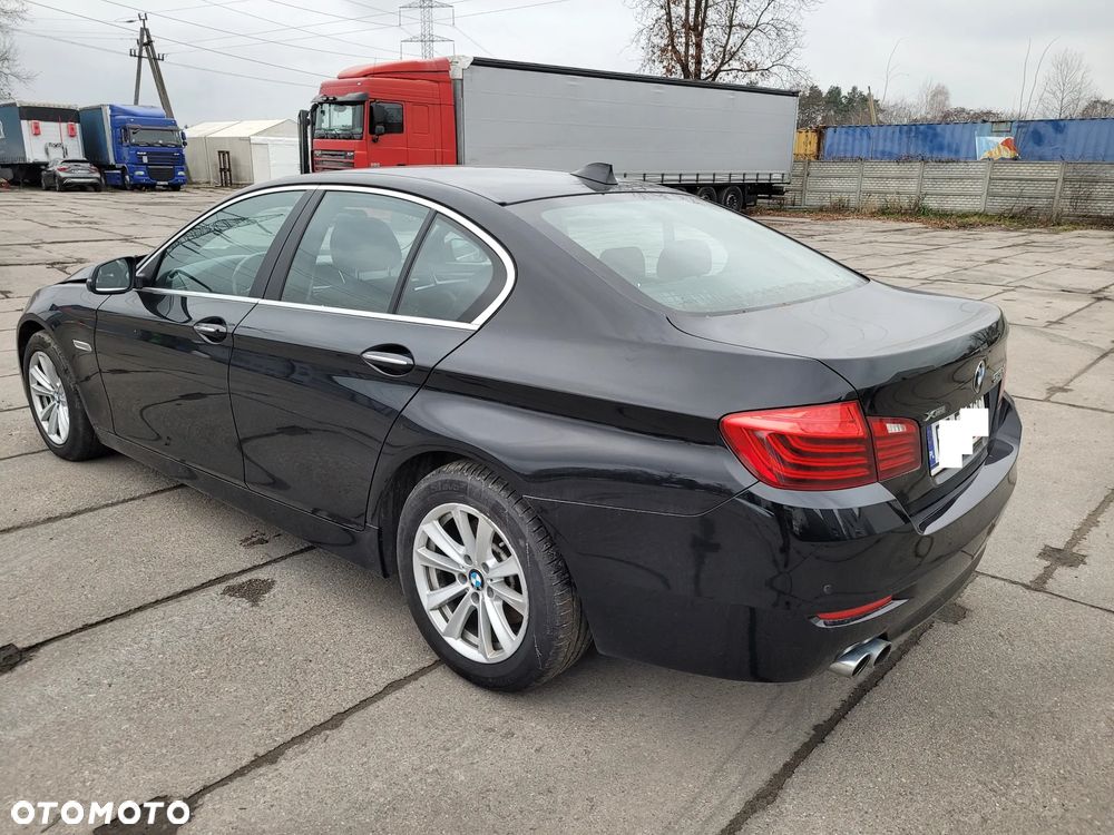 BMW Seria 5 525d xDrive Luxury Line - 11
