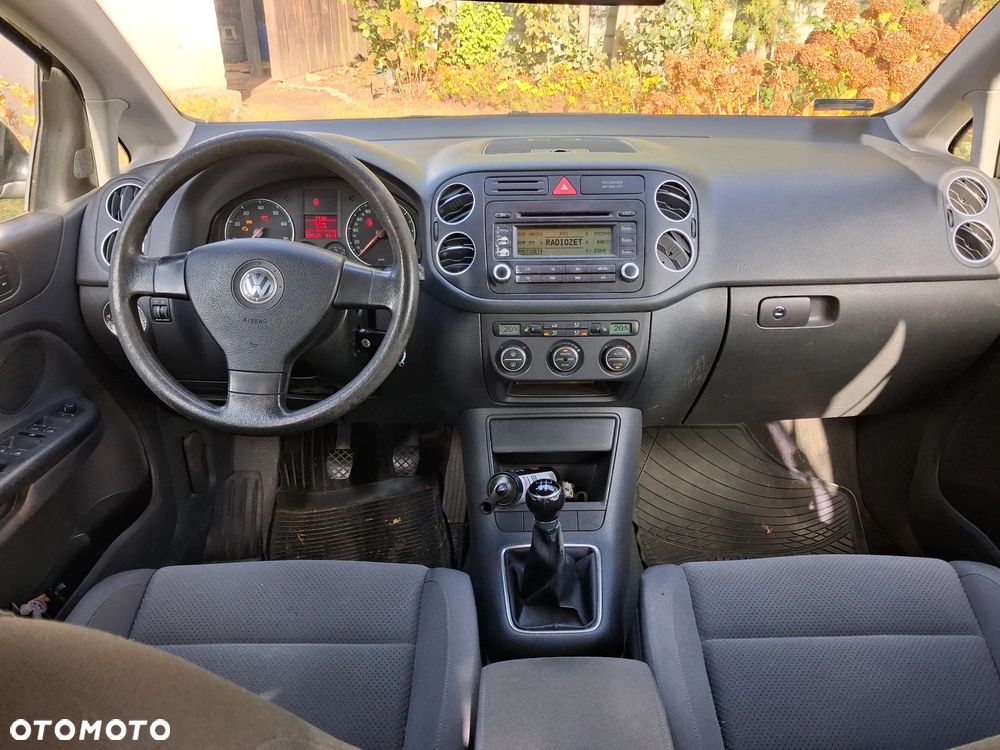 Volkswagen Golf - 6
