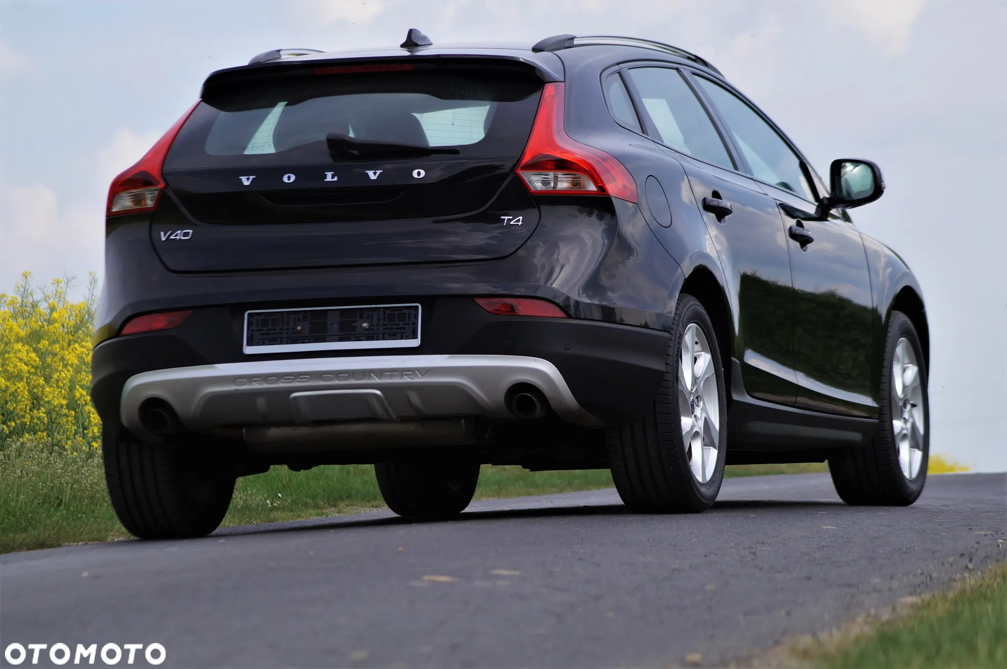 Volvo V40 Cross Country - 6
