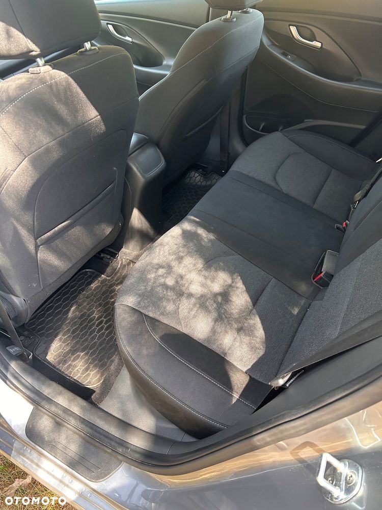 Hyundai i30 1.6 D Comfort DCT - 28