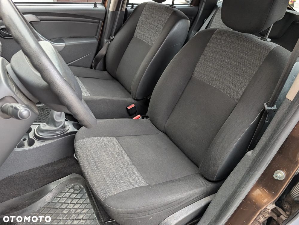 Dacia Duster 1.6 Laureate 4x4 - 20