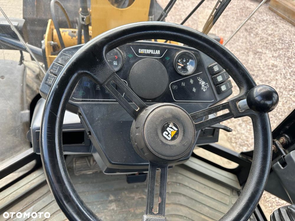 Caterpillar CAT 908 - 18