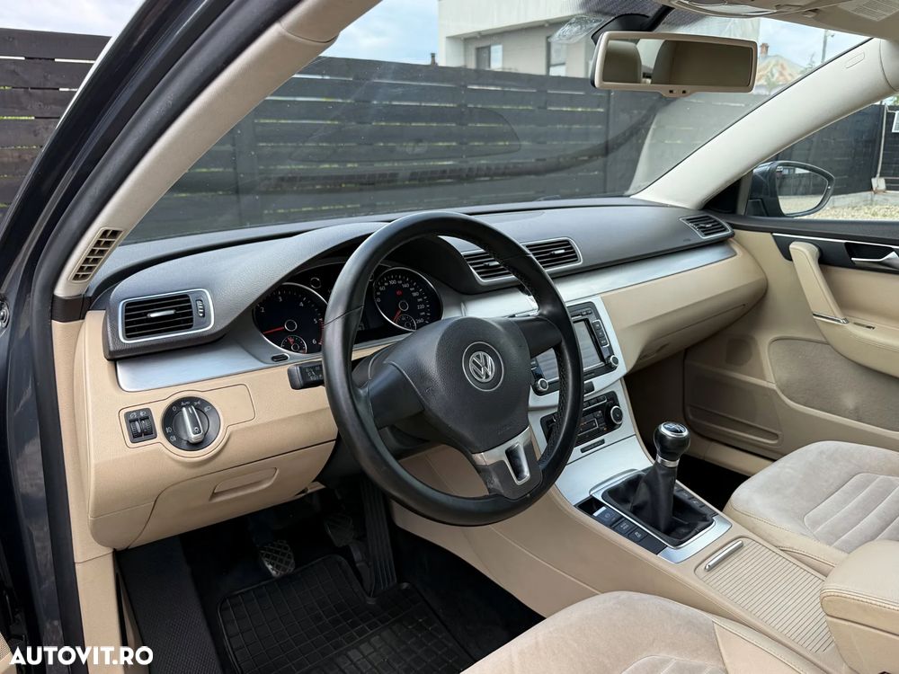 Volkswagen Passat 2.0 TDI Highline - 12