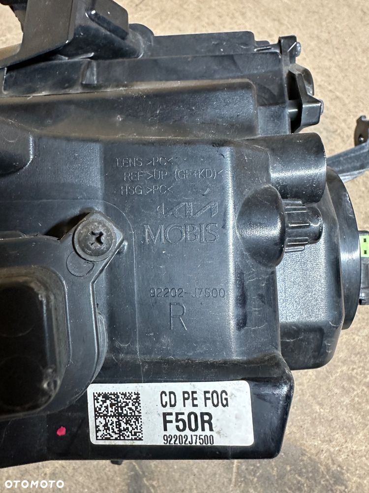 KIA CEED III HALOGEN DRL PRAWY 92202j7500 - 9
