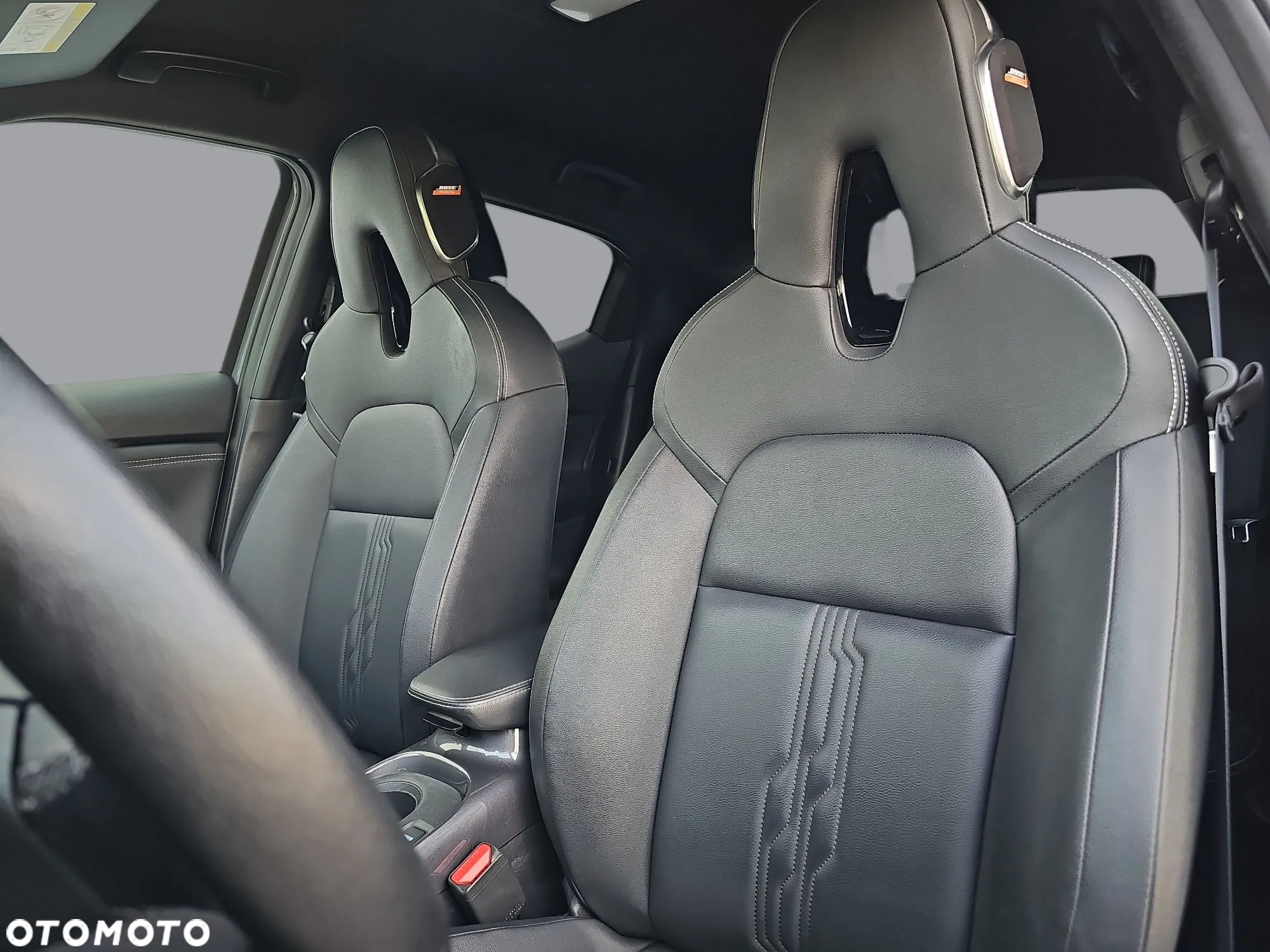 Nissan Juke 1.6 Hybrid Tekna AMT - 36