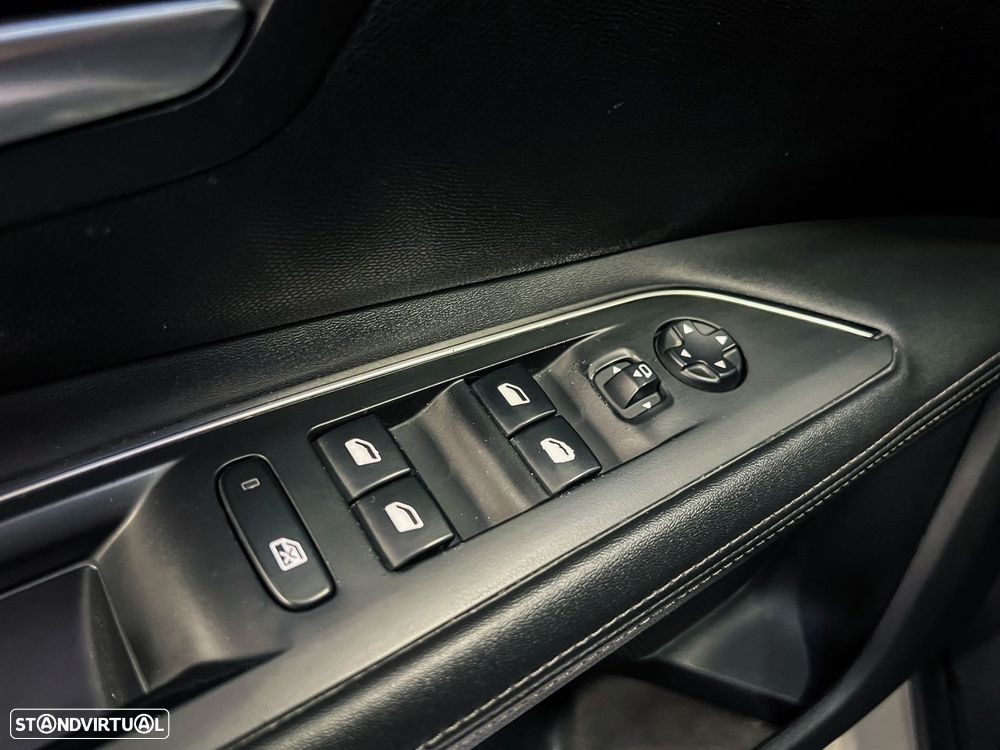 Peugeot 3008 1.2 PureTech Allure Pack - 16