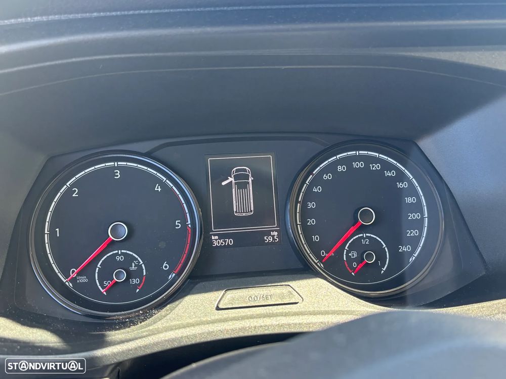 VW Transporter California T6.1 Beach Camper - 11