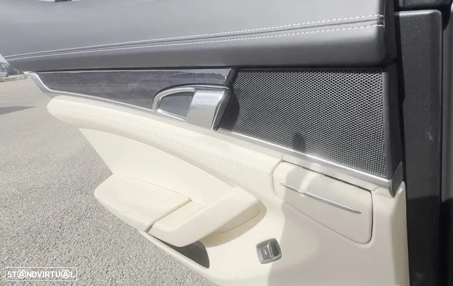Porsche Panamera 4 - 11