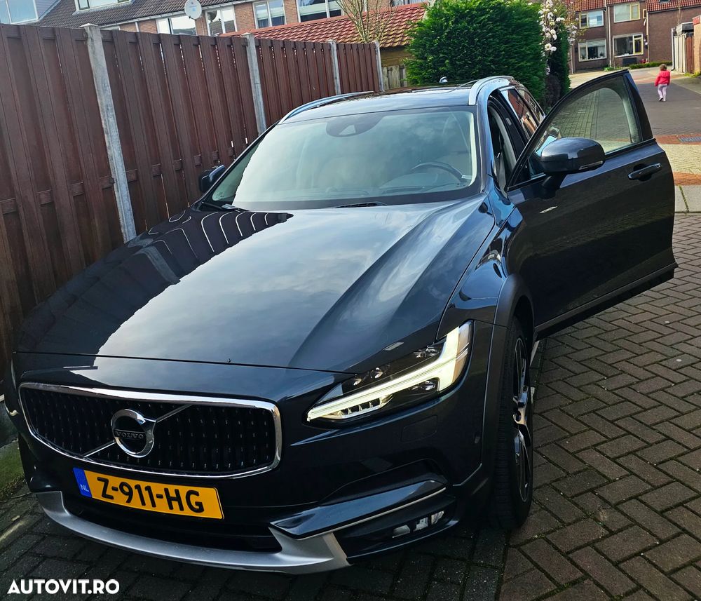 Volvo V90 V90CC D5 AWD - 1