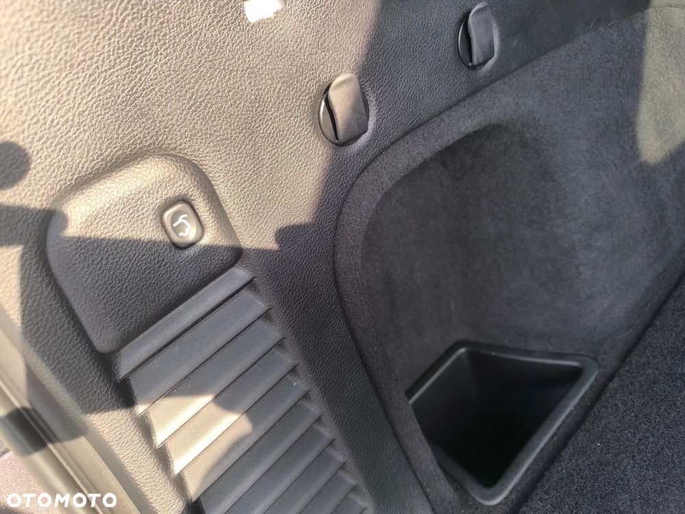 Jeep Grand Cherokee - 31