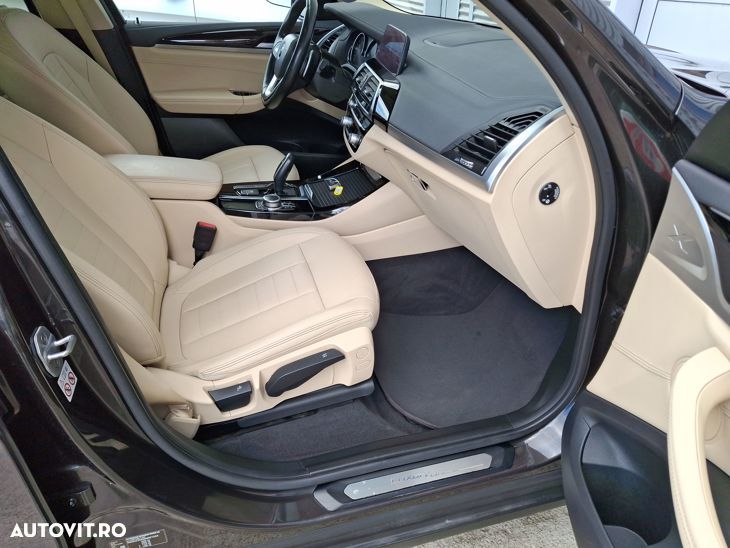 BMW X3 xDrive20d AT Luxury Line - 16