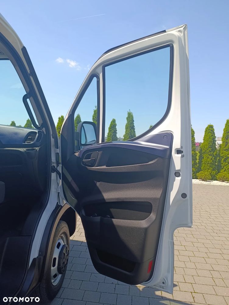Iveco DAILY 35C15 - 12