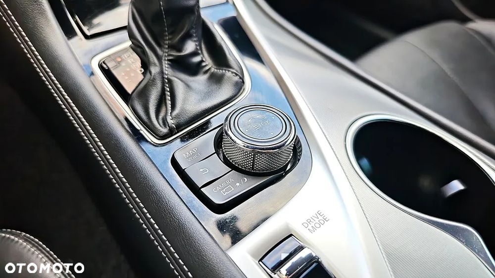 Infiniti Q60 - 38