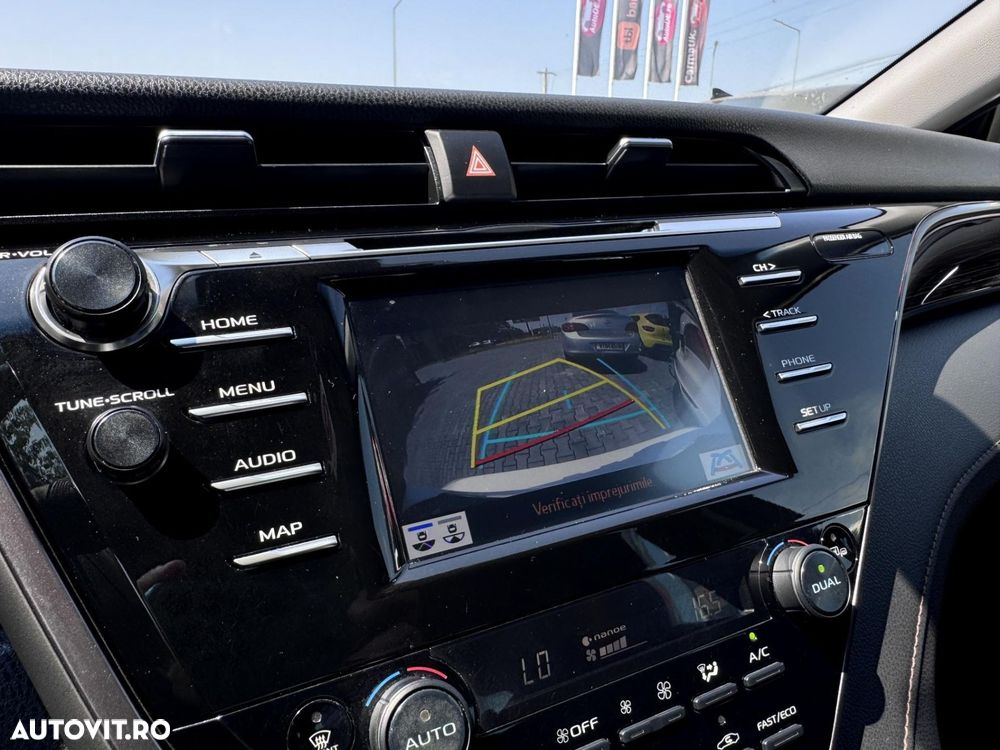 Toyota Camry - 24