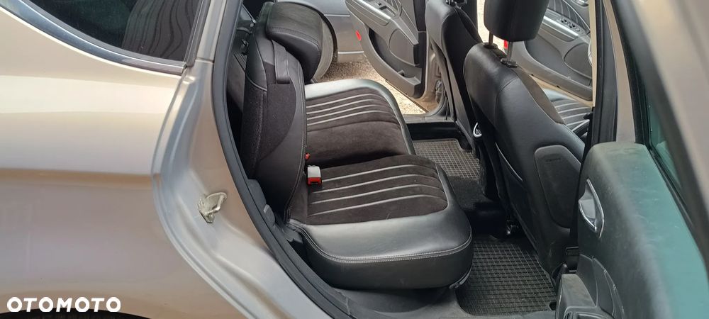 Lancia Delta 1.6 MJ Platino - 17