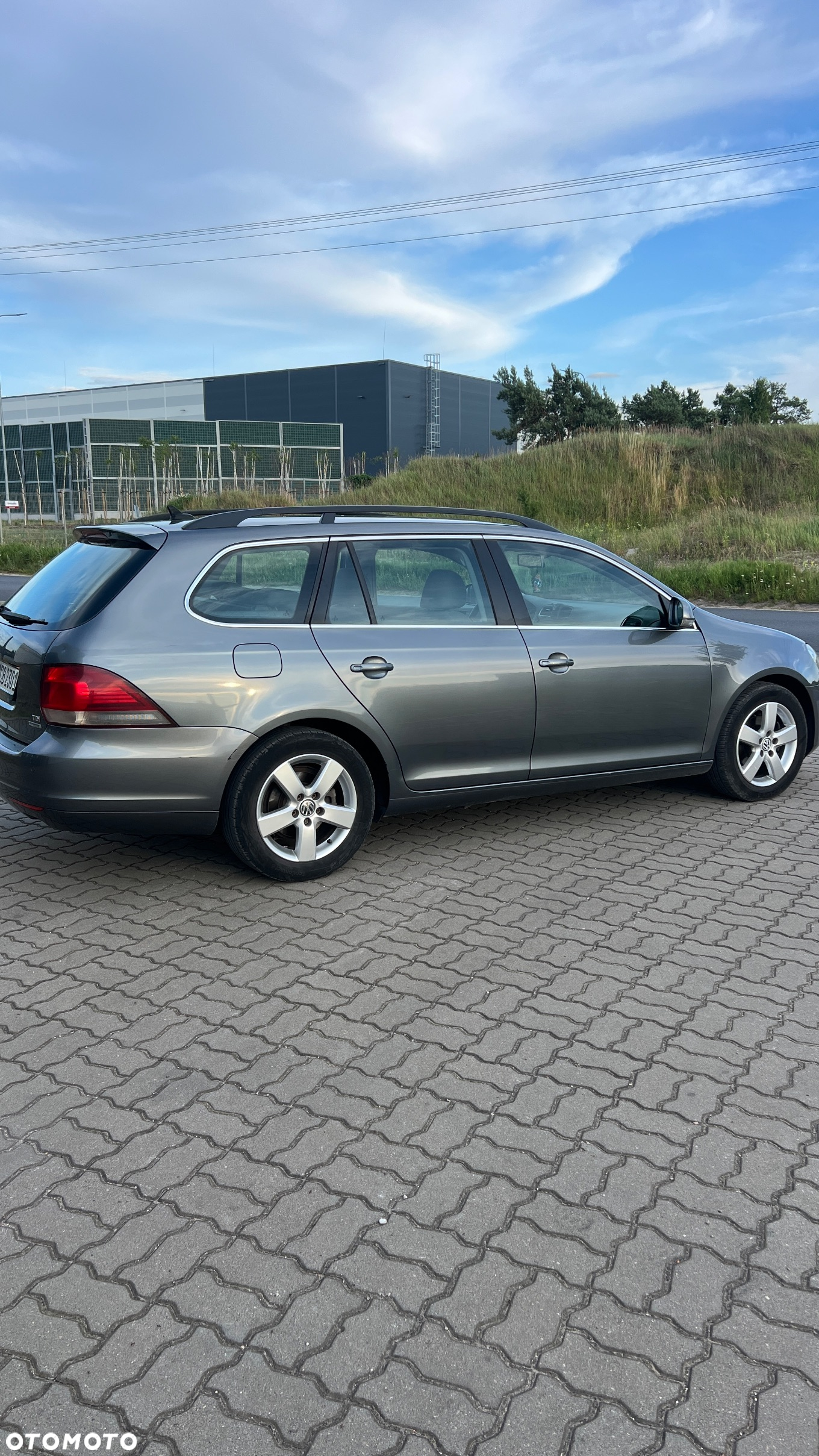 Volkswagen Golf 1.6 TDI BlueMotion Technology DSG Comfortline - 12