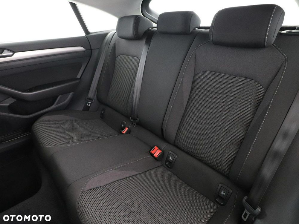 Volkswagen Arteon 2.0 TDI SCR DSG - 17