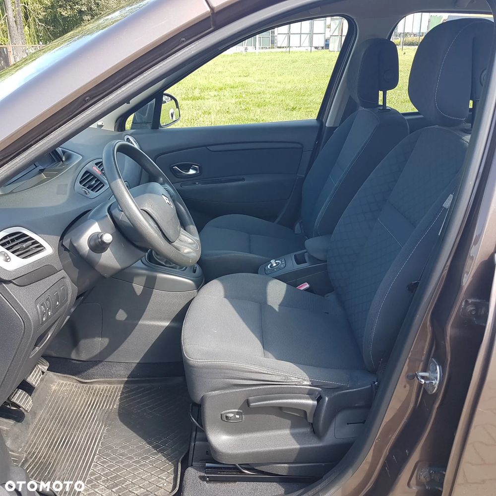 Renault Scenic 1.6 16V 110 Dynamique - 9