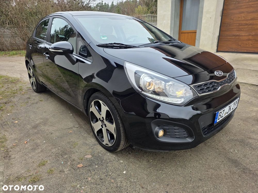 Kia Rio 1.4 Dream Team Edition - 30