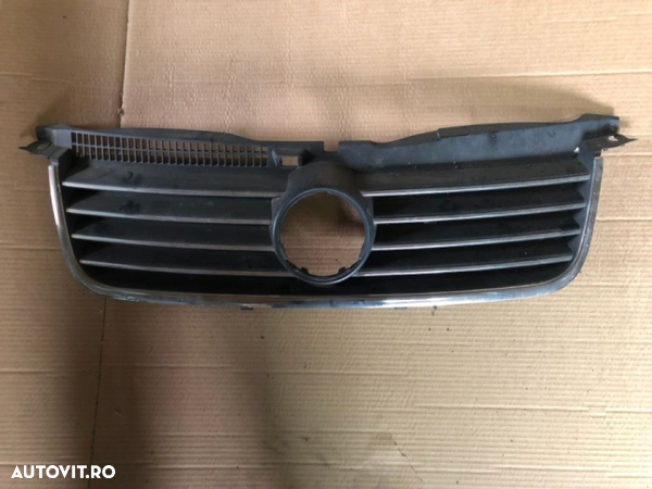 Grila radiator Vw Passat B5 An 2001-2005 cod 3B0853651K  3B0853651j   3B0853651h