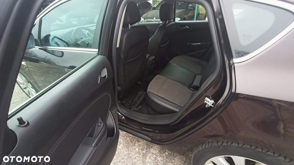 Opel Astra 1.4 T Executive - 13