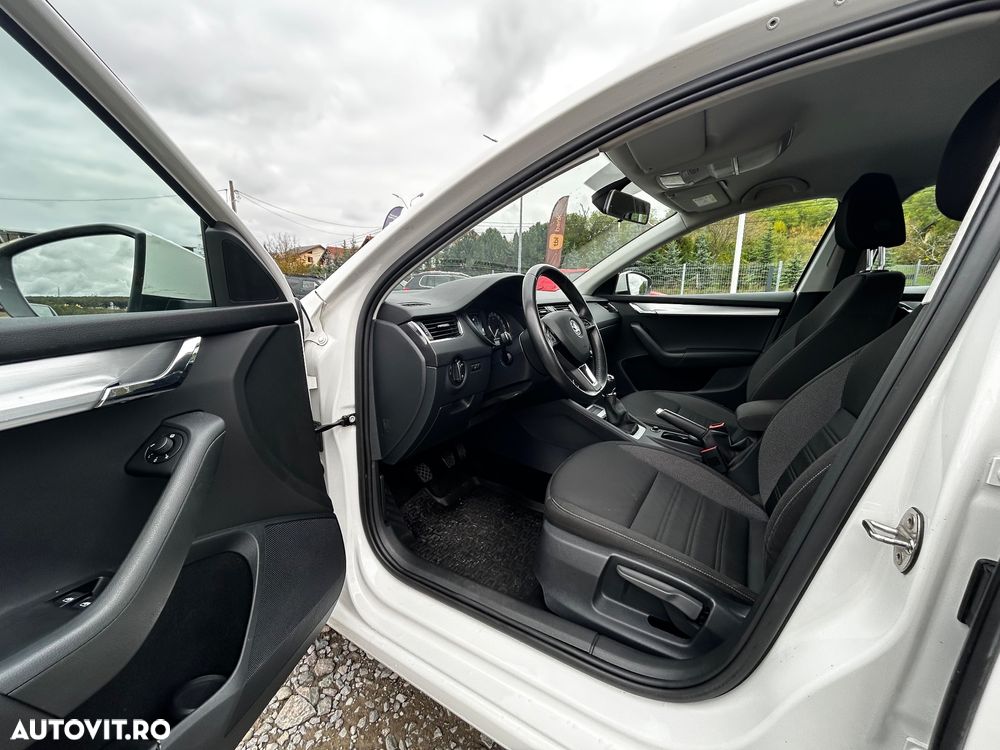 Skoda Octavia Combi Diesel 1.6 TDI Active - 12
