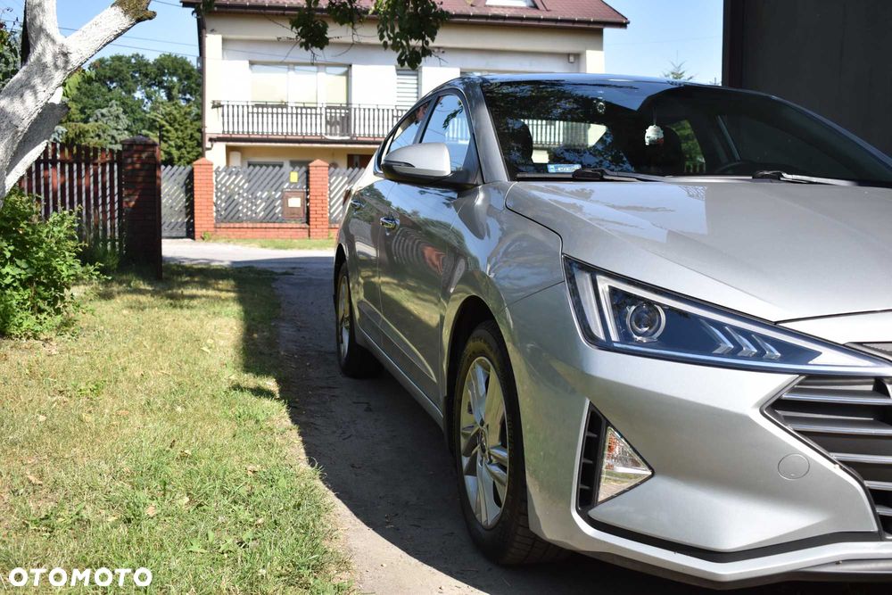Hyundai Elantra - 4