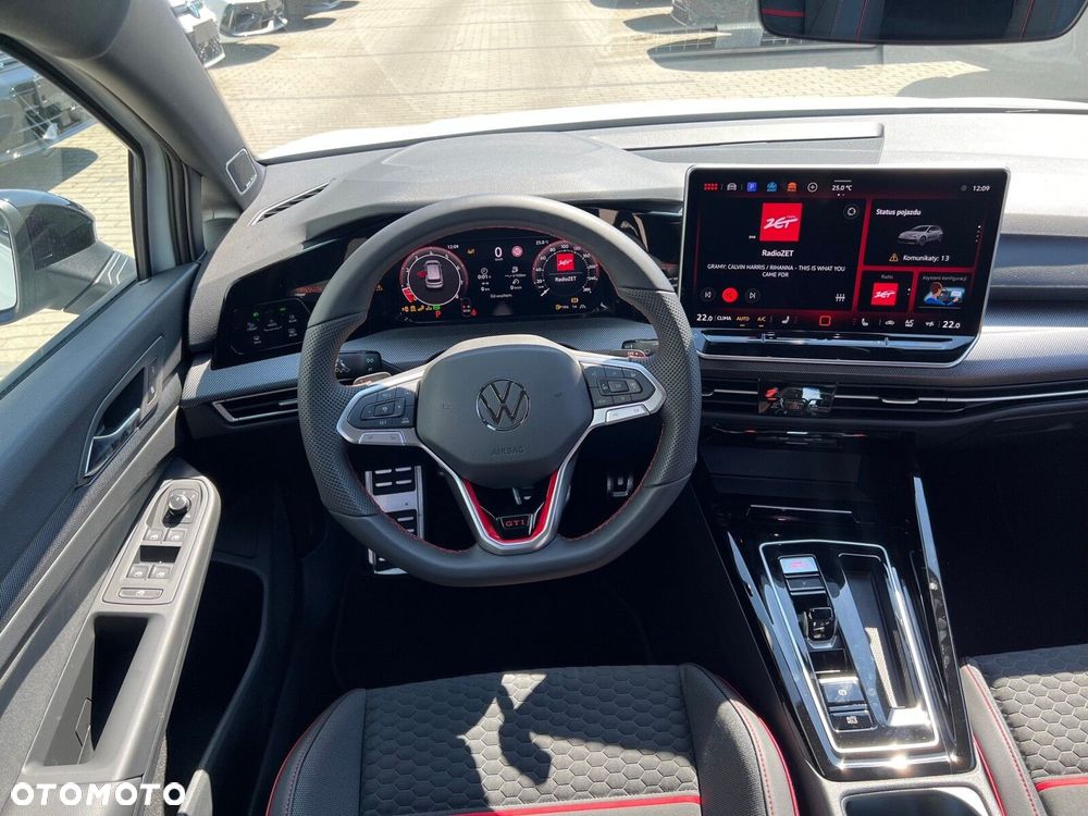Volkswagen Golf - 8