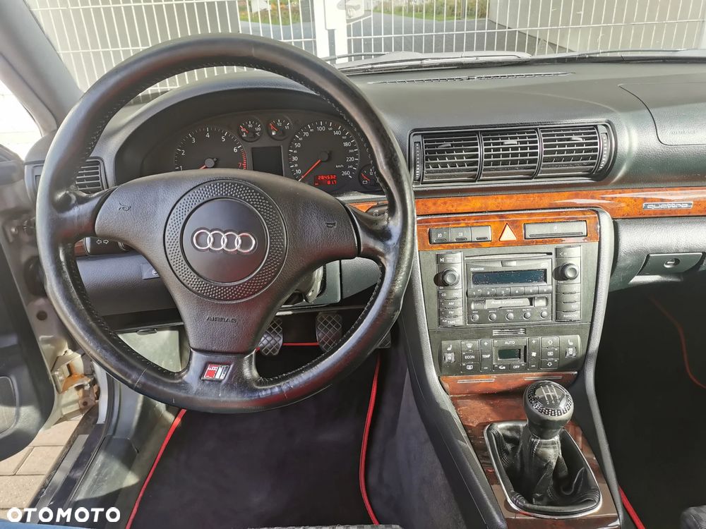 Audi A4 Limousine 2.4 Quattro - 31