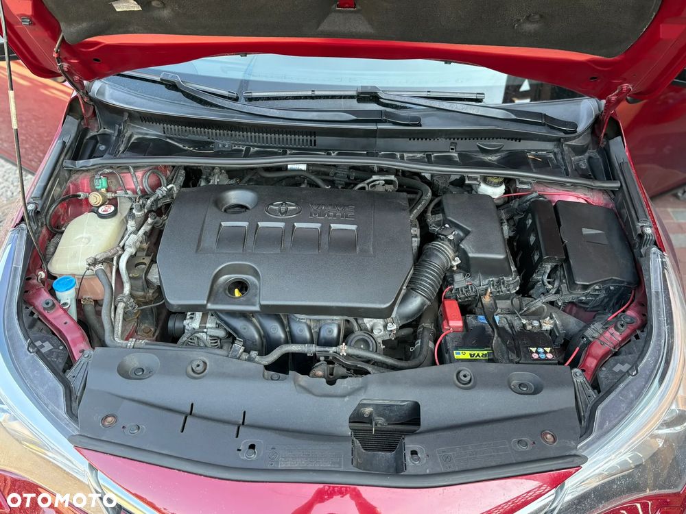 Toyota Avensis 1.8 Selection - 11