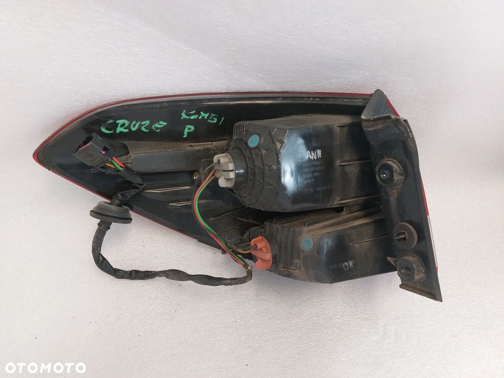 Lampa w błotnik prawy tył Chewrolet Cruze - 2