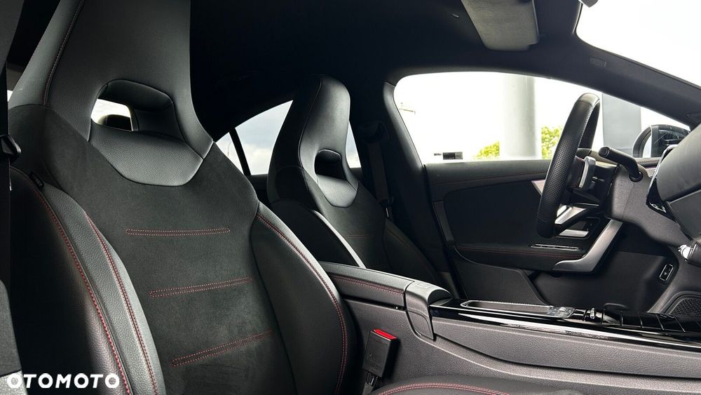 Mercedes-Benz CLA 200 mHEV AMG Line 7G-DCT - 24