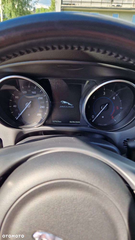 Jaguar F-Pace 2.0 i4D RWD Prestige - 2