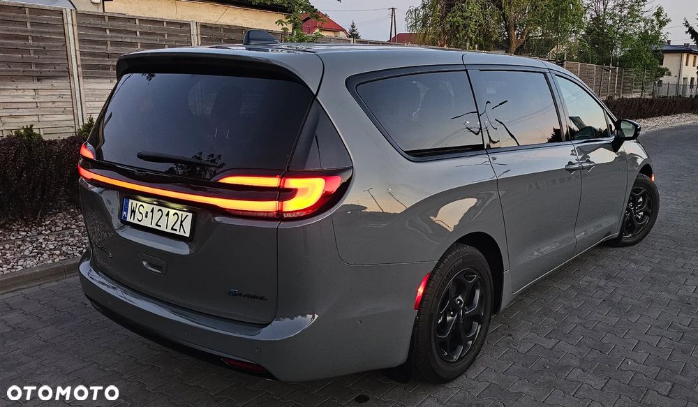 Chrysler Pacifica - 3