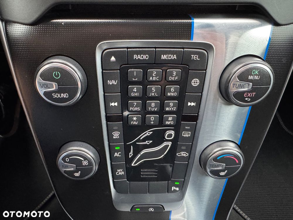 Volvo V40 D2 R Design - 15
