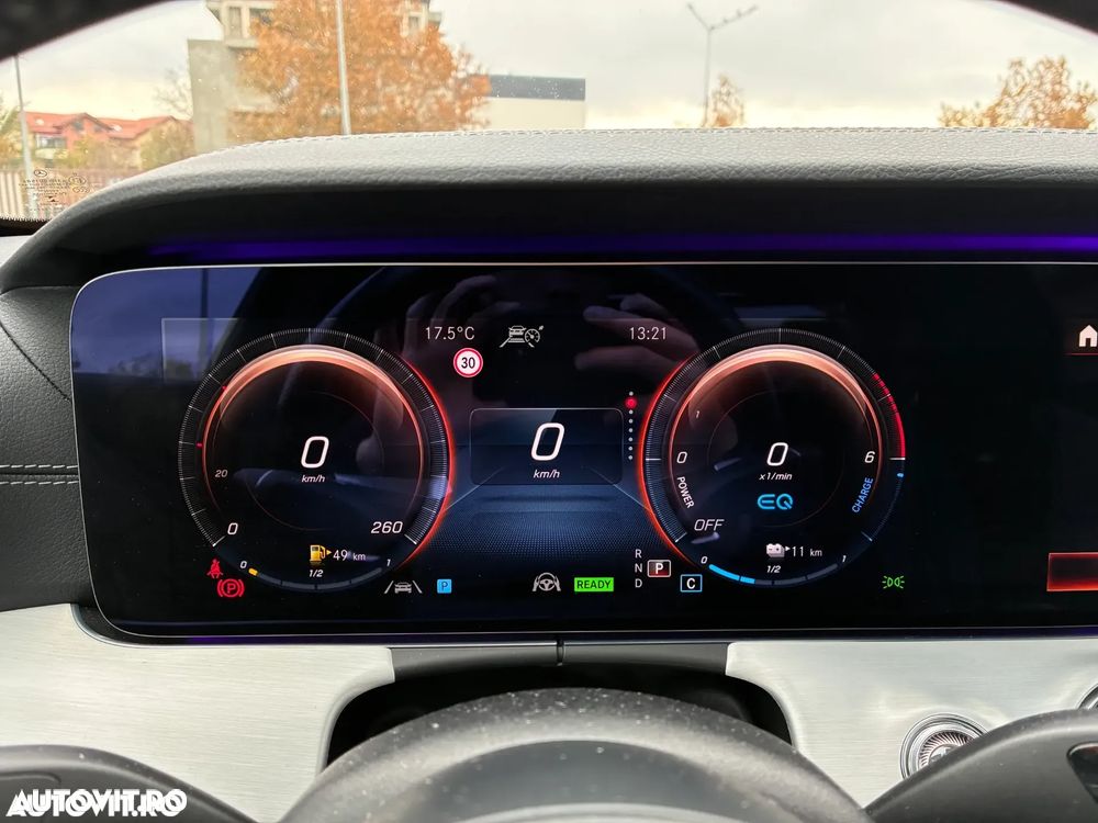 Mercedes-Benz E 300 de 4Matic 9G-TRONIC AMG Line - 34