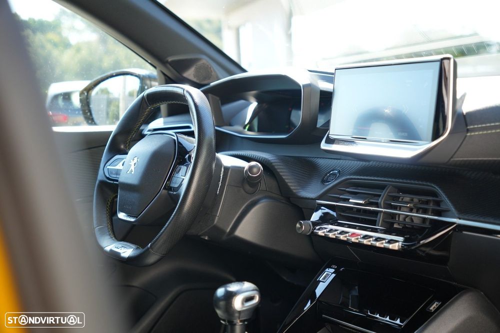 Peugeot 208 1.2 PureTech GT Line - 20