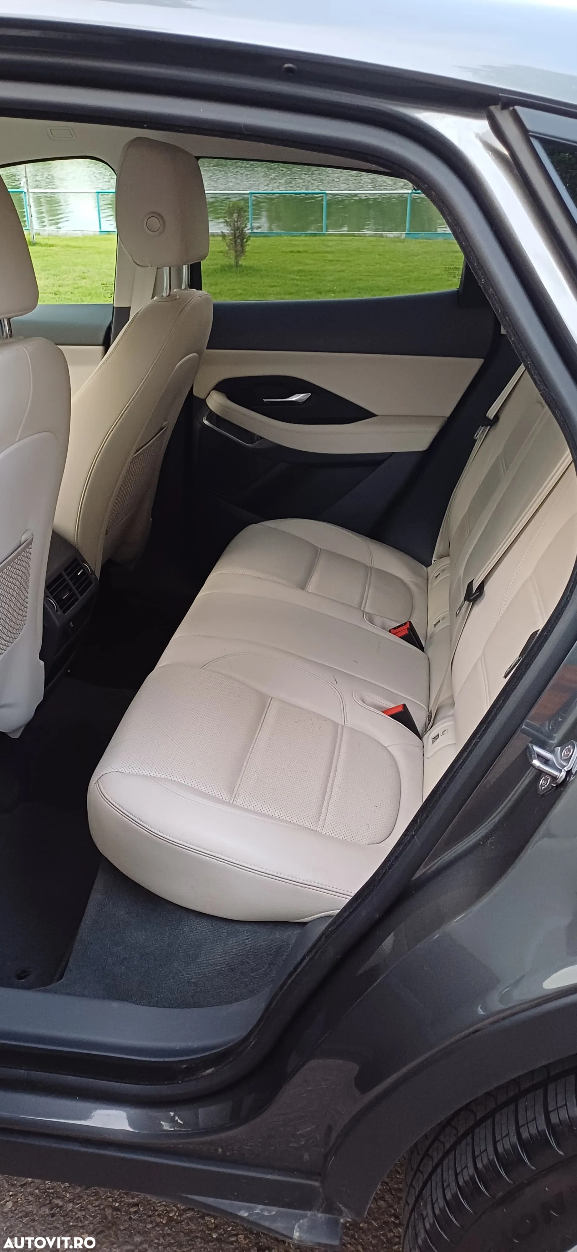 Jaguar E-Pace P200 AWD S - 4