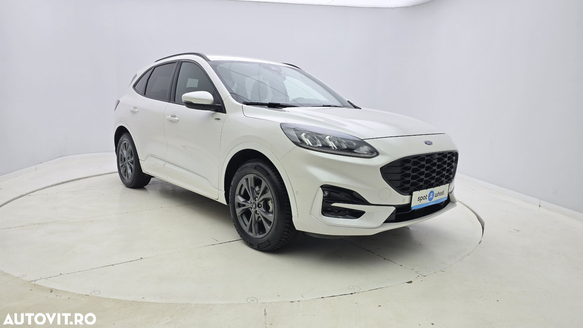Ford Kuga - 4