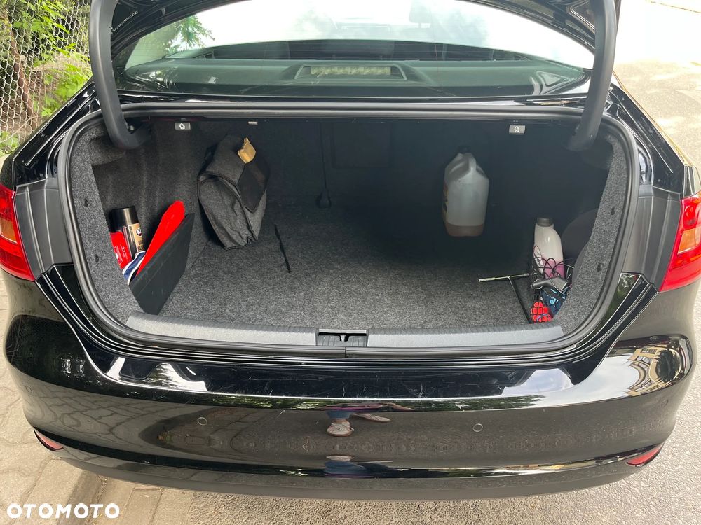 Volkswagen Jetta 1.6 TDI Comfortline - 7