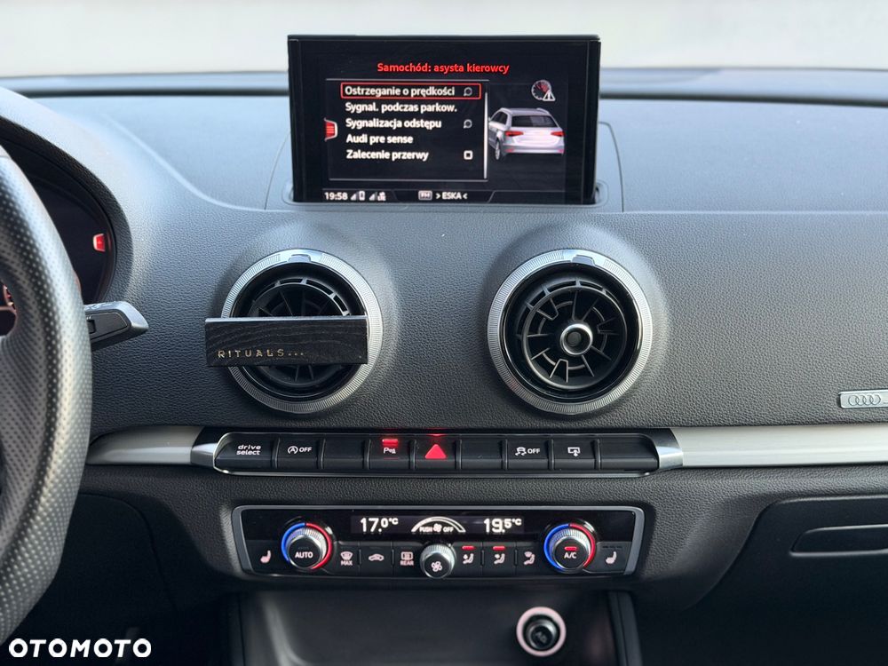 Audi A3 Sportback 2.0 TDI S line Sportpaket - 23