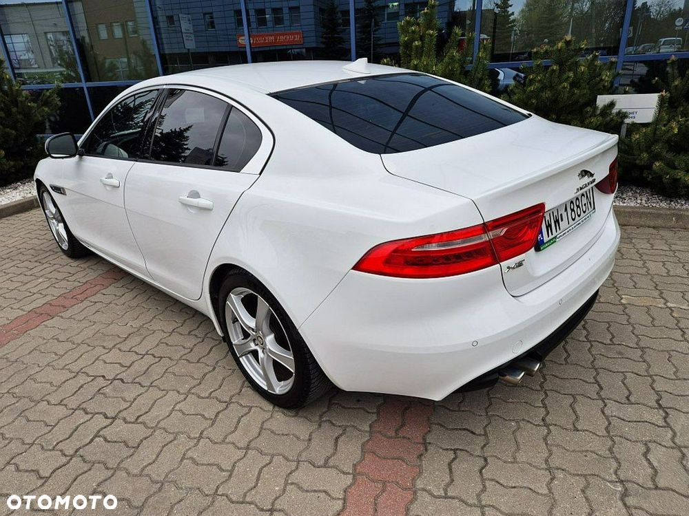 Jaguar XE 2.0 D180 S - 21