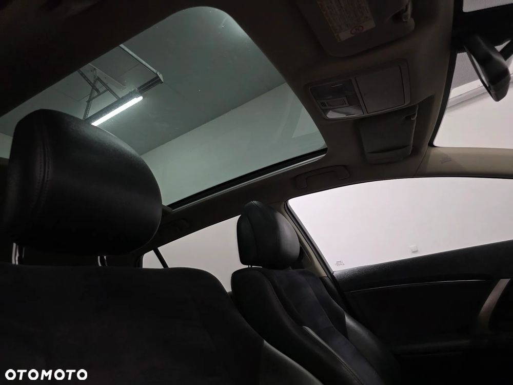 Toyota Avensis 2.0 D-4D Sol Premium - 25