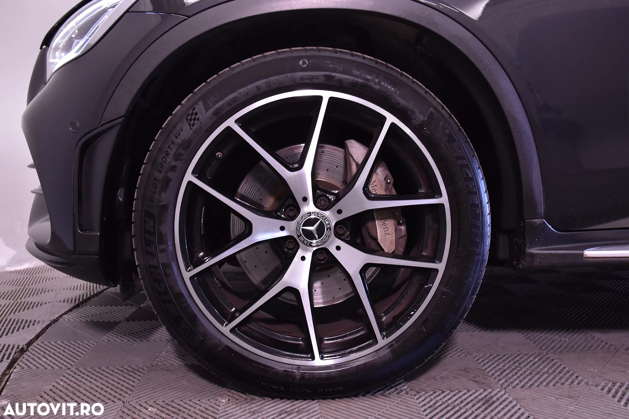 Mercedes-Benz GLC 300 d 4Matic 9G-TRONIC AMG Line - 13