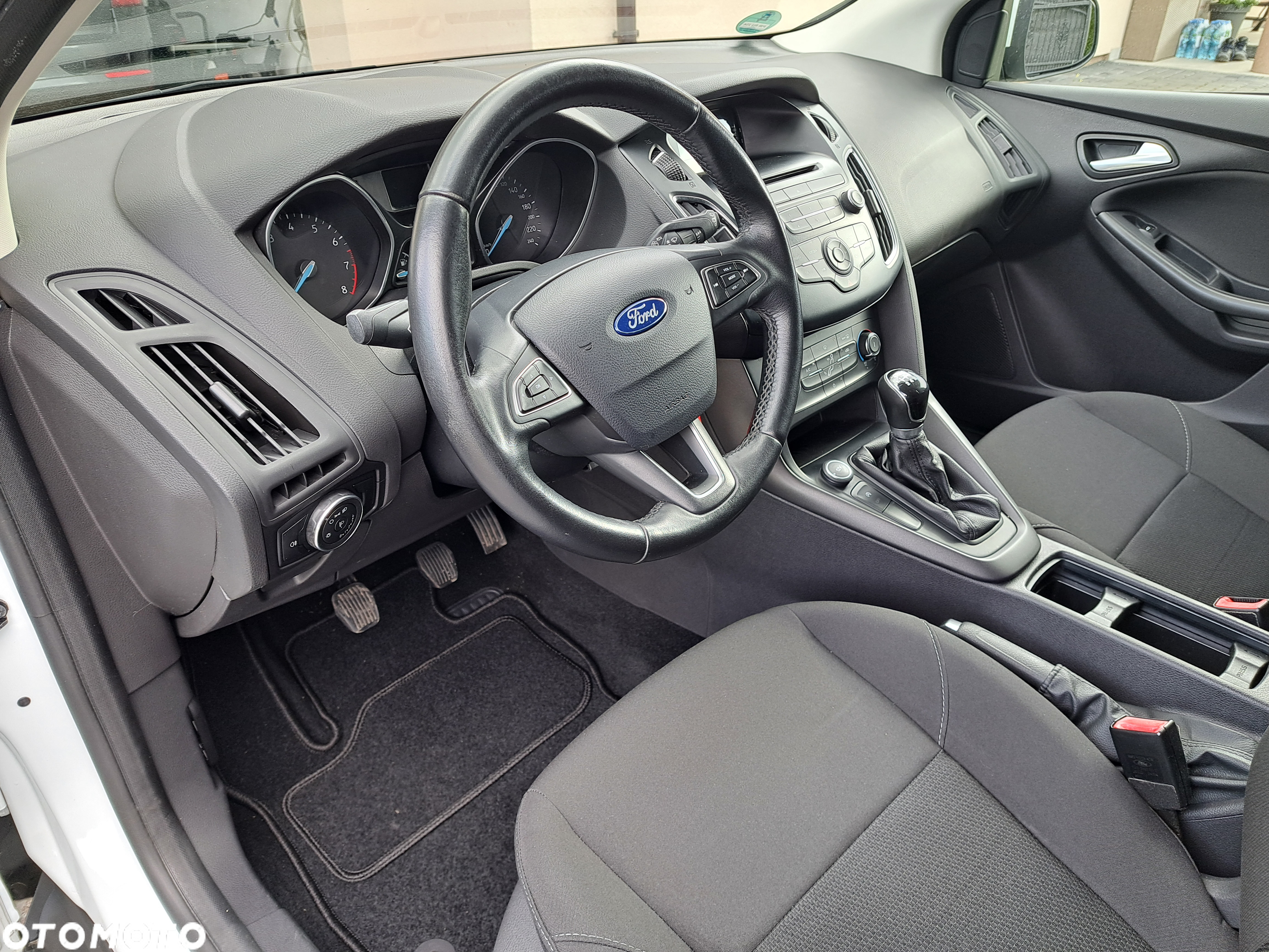 Ford Focus 1.0 EcoBoost Trend - 31